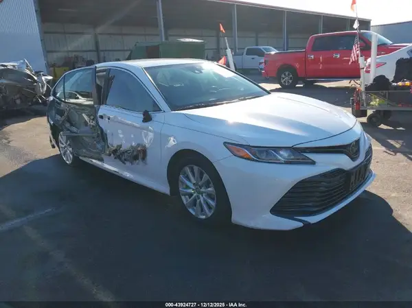 4T1C11AK2LU942575 2020 TOYOTA CAMRY - Image 1