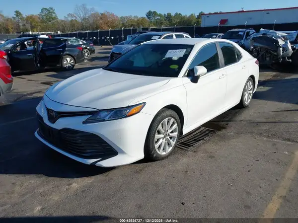 4T1C11AK2LU942575 2020 TOYOTA CAMRY - Image 2
