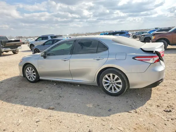 4T1C11AK2LU985524 2020 TOYOTA CAMRY - Image 2