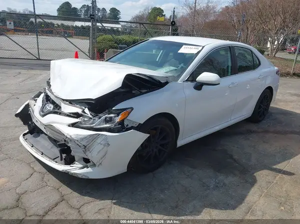 4T1C11AK2LU989136 2020 TOYOTA CAMRY - Image 2