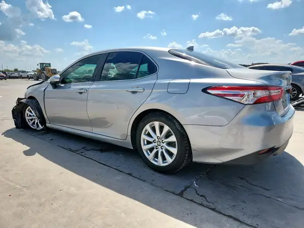 4T1C11AK2LU996104 2020 TOYOTA CAMRY - Image 2