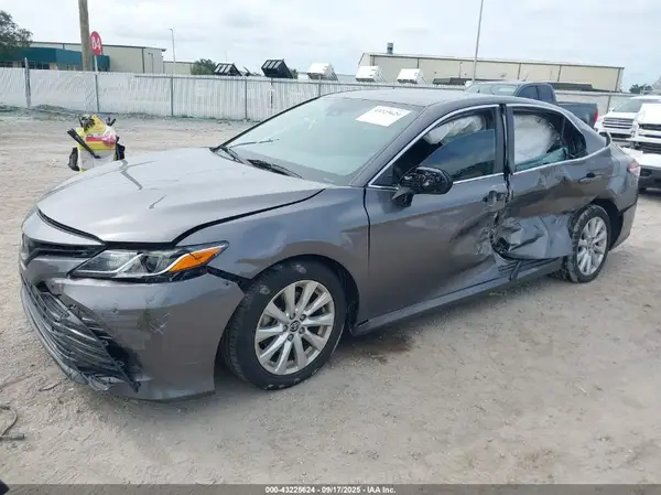 4T1C11AK2LU999892 2020 TOYOTA CAMRY - Image 2