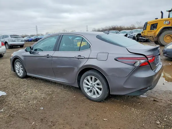 4T1C11AK2MU410261 2021 TOYOTA CAMRY - Image 2