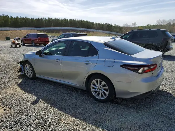 4T1C11AK2MU438688 2021 TOYOTA CAMRY - Image 2