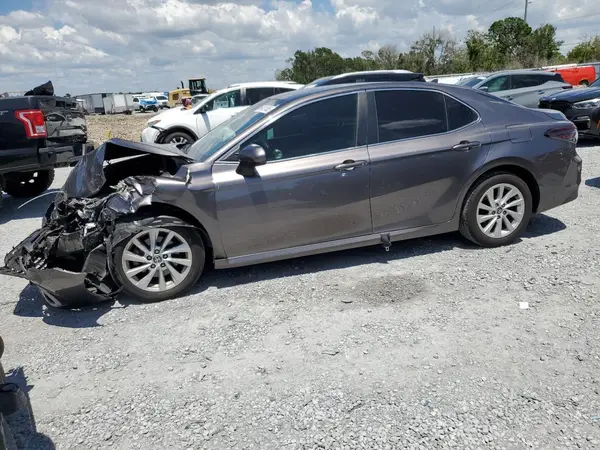 4T1C11AK2MU441266 2021 TOYOTA CAMRY - Image 1