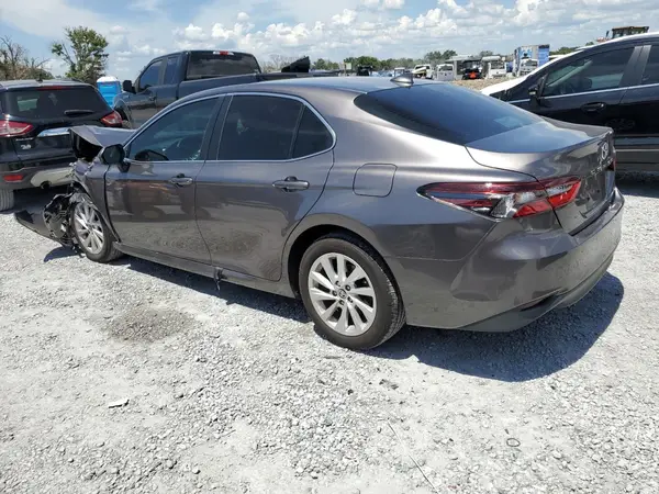 4T1C11AK2MU441266 2021 TOYOTA CAMRY - Image 2