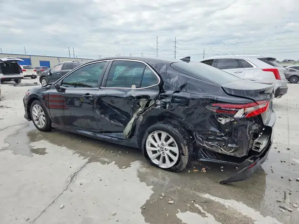 4T1C11AK2MU446807 2021 TOYOTA CAMRY - Image 2