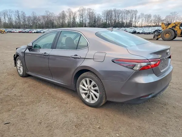 4T1C11AK2MU448797 2021 TOYOTA CAMRY - Image 2