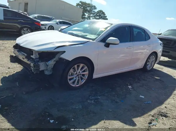 4T1C11AK2MU454065 2021 TOYOTA CAMRY - Image 2