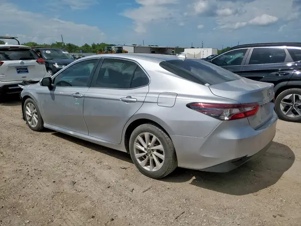 4T1C11AK2MU460271 2021 TOYOTA CAMRY - Image 2