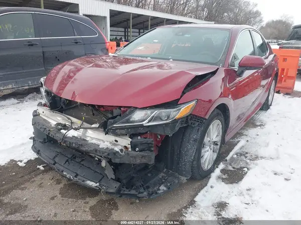 4T1C11AK2MU470444 2021 TOYOTA CAMRY - Image 2