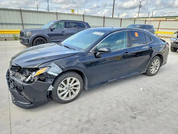 4T1C11AK2MU470671 2021 TOYOTA CAMRY - Image 1