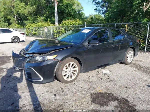 4T1C11AK2MU472694 2021 TOYOTA CAMRY - Image 2