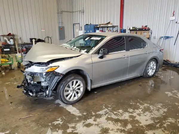 4T1C11AK2MU475322 2021 TOYOTA CAMRY - Image 1