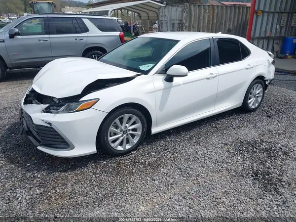 4T1C11AK2MU480231 2021 TOYOTA CAMRY - Image 2