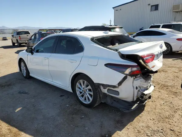 4T1C11AK2MU484330 2021 TOYOTA CAMRY - Image 2