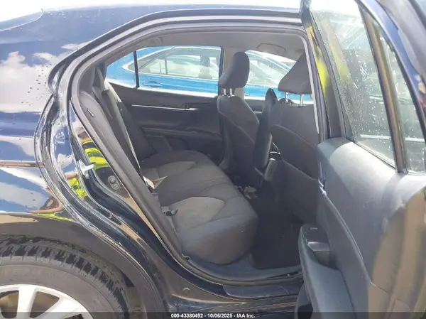 4T1C11AK2MU486384 2021 TOYOTA CAMRY - Image 8
