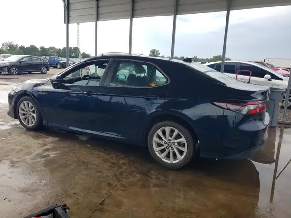 4T1C11AK2MU488524 2021 TOYOTA CAMRY - Image 2