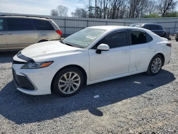 4T1C11AK2MU519710 2021 TOYOTA CAMRY - Image 1