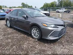 4T1C11AK2MU520744 2021 TOYOTA CAMRY