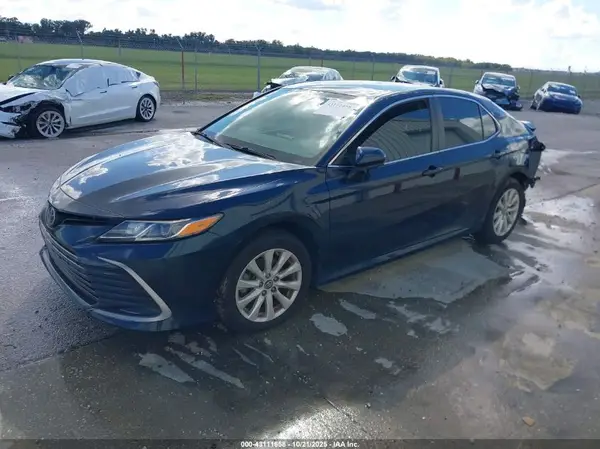 4T1C11AK2MU534448 2021 TOYOTA CAMRY - Image 2
