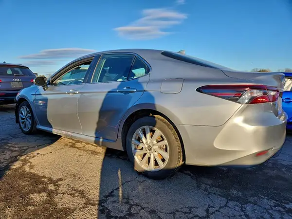 4T1C11AK2MU534790 2021 TOYOTA CAMRY - Image 2