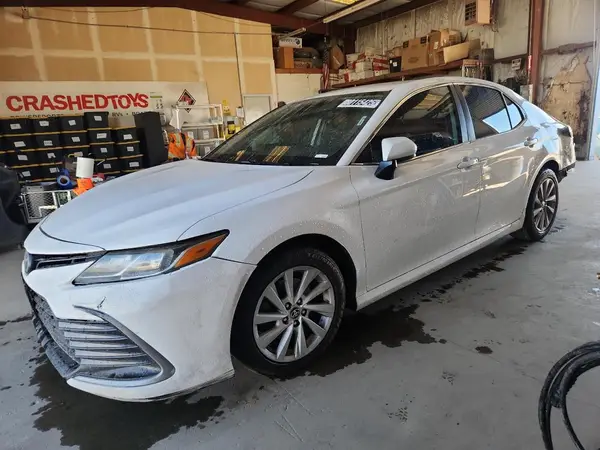 4T1C11AK2MU536930 2021 TOYOTA CAMRY - Image 1