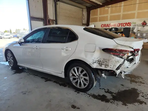 4T1C11AK2MU536930 2021 TOYOTA CAMRY - Image 2