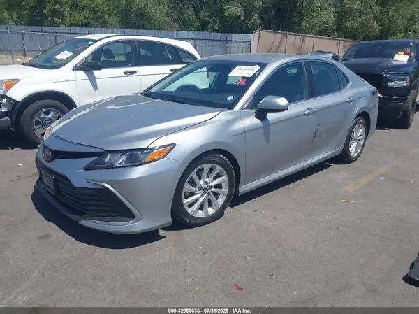 4T1C11AK2MU538371 2021 TOYOTA CAMRY - Image 2