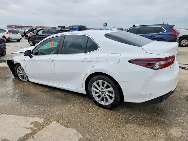 4T1C11AK2MU544462 2021 TOYOTA CAMRY - Image 2