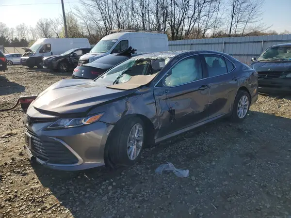 4T1C11AK2MU557941 2021 TOYOTA CAMRY - Image 1