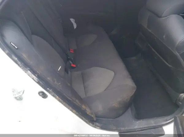 4T1C11AK2MU560936 2021 TOYOTA CAMRY - Image 8
