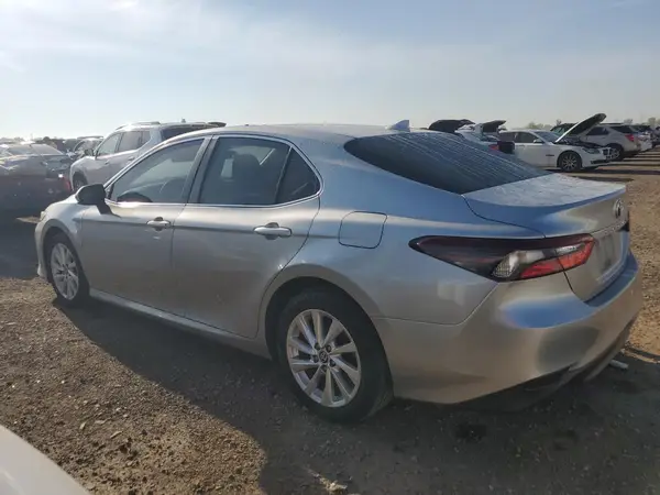 4T1C11AK2MU562119 2021 TOYOTA CAMRY - Image 2