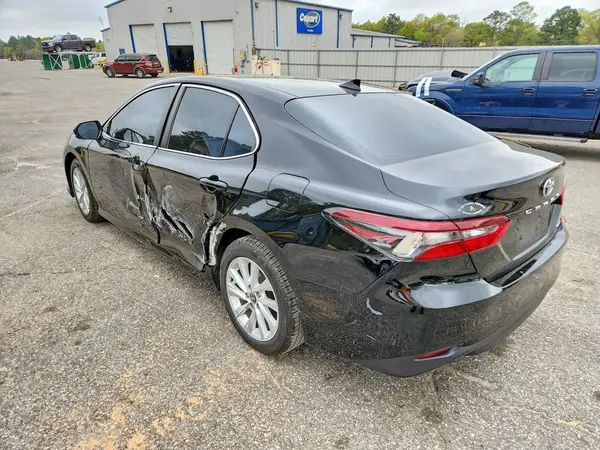 4T1C11AK2MU567014 2021 TOYOTA CAMRY - Image 2