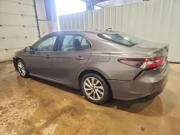 4T1C11AK2MU567448 2021 TOYOTA CAMRY - Image 2