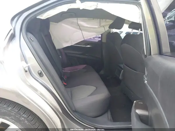 4T1C11AK2MU570012 2021 TOYOTA CAMRY - Image 8