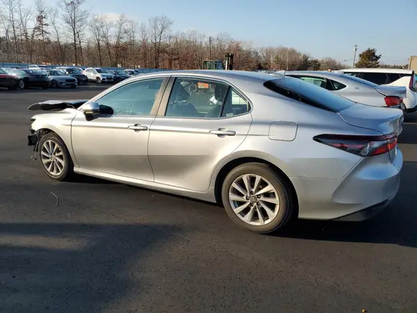 4T1C11AK2MU574528 2021 TOYOTA CAMRY - Image 2