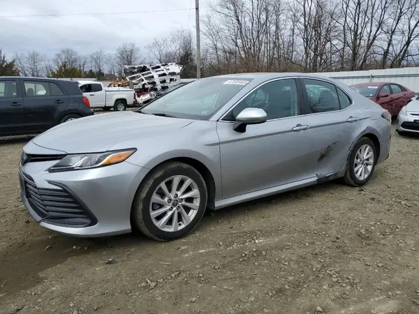 4T1C11AK2MU575792 2021 TOYOTA CAMRY - Image 1