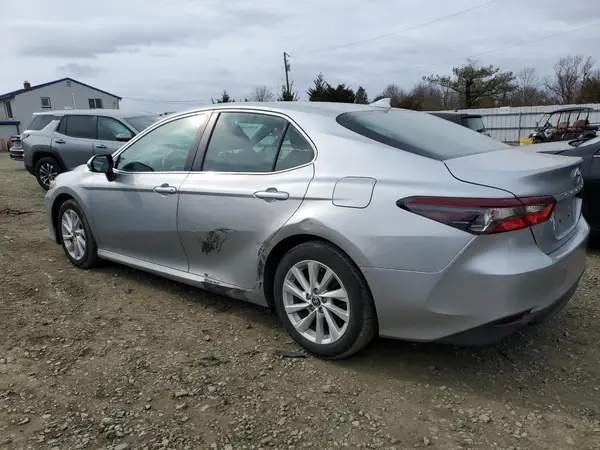 4T1C11AK2MU575792 2021 TOYOTA CAMRY - Image 2