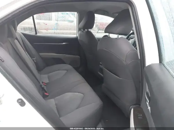 4T1C11AK2MU576649 2021 TOYOTA CAMRY - Image 8