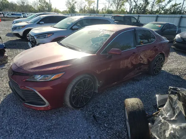 4T1C11AK2MU582130 2021 TOYOTA CAMRY - Image 1