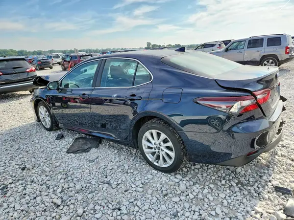 4T1C11AK2MU596867 2021 TOYOTA CAMRY - Image 2