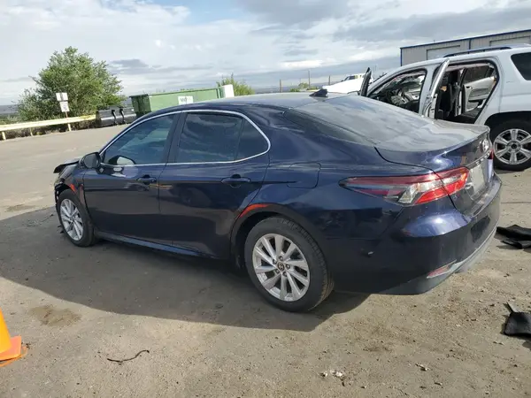 4T1C11AK2MU599168 2021 TOYOTA CAMRY - Image 2