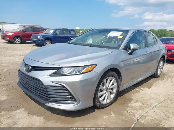 4T1C11AK2MU601579 2021 TOYOTA CAMRY - Image 2
