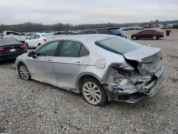 4T1C11AK2MU609942 2021 TOYOTA CAMRY - Image 2