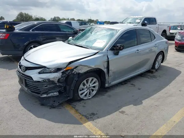 4T1C11AK2MU612789 2021 TOYOTA CAMRY - Image 2