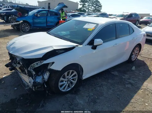 4T1C11AK2NU004062 2022 TOYOTA CAMRY - Image 2