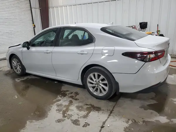 4T1C11AK2NU004823 2022 TOYOTA CAMRY - Image 2