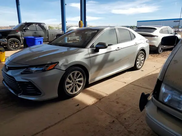 4T1C11AK2NU007463 2022 TOYOTA CAMRY - Image 1
