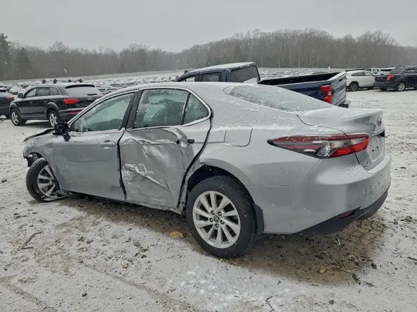 4T1C11AK2NU041614 2022 TOYOTA CAMRY - Image 2